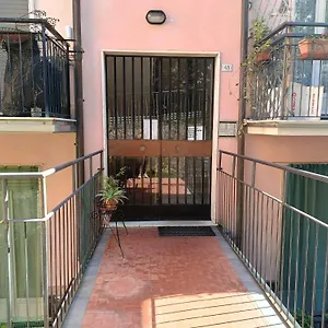 chez-sylviehouse.hotelitalianriviera.com/